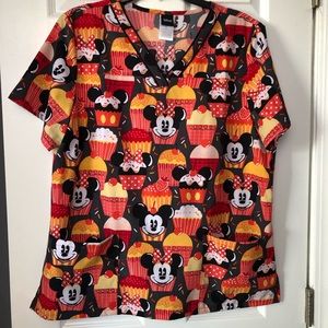 Women’s Disney Mini Mouse Scrub Top